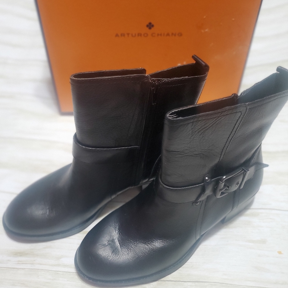 ARTURO CHIANG black   ANKLE BOOTS!🤎 size 9 m